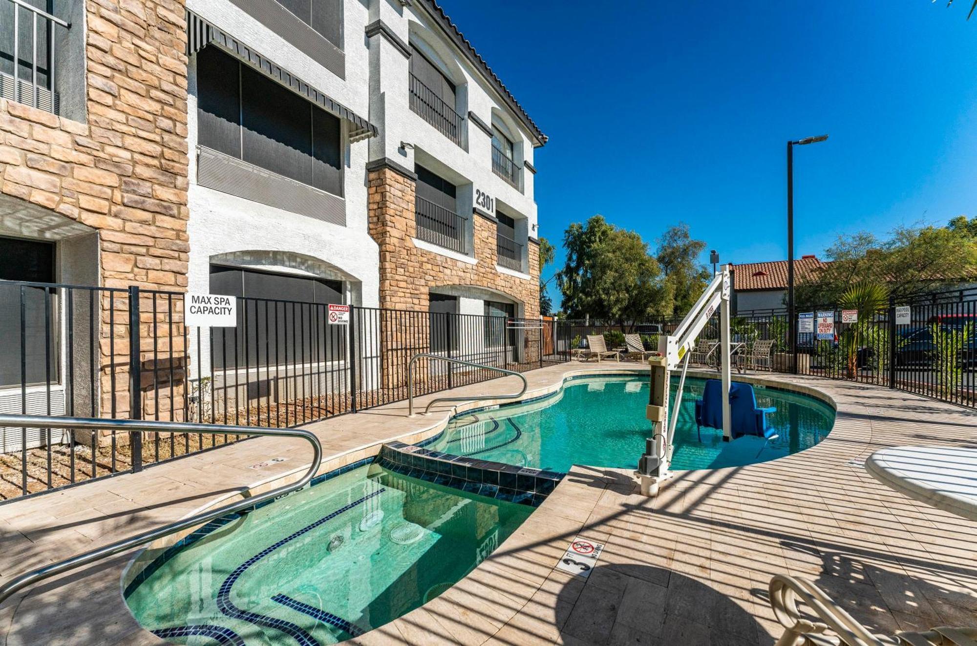 Tempe Corner Apartment Studio King Bed Kültér fotó